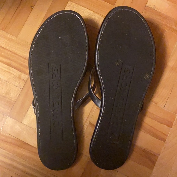 Michael Kors Charm Jelly Flipflops - Picture 2 of 2